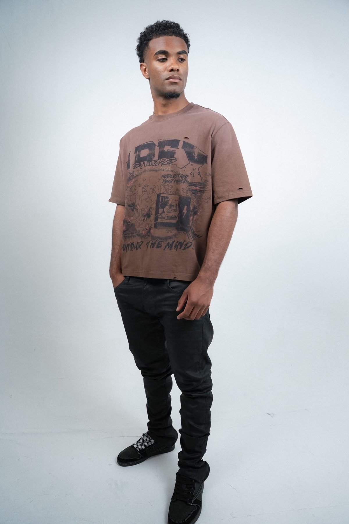APEX graphic tee and jeans look